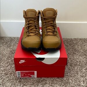 Nike Manoa LTR Tan High-Top Sneakers